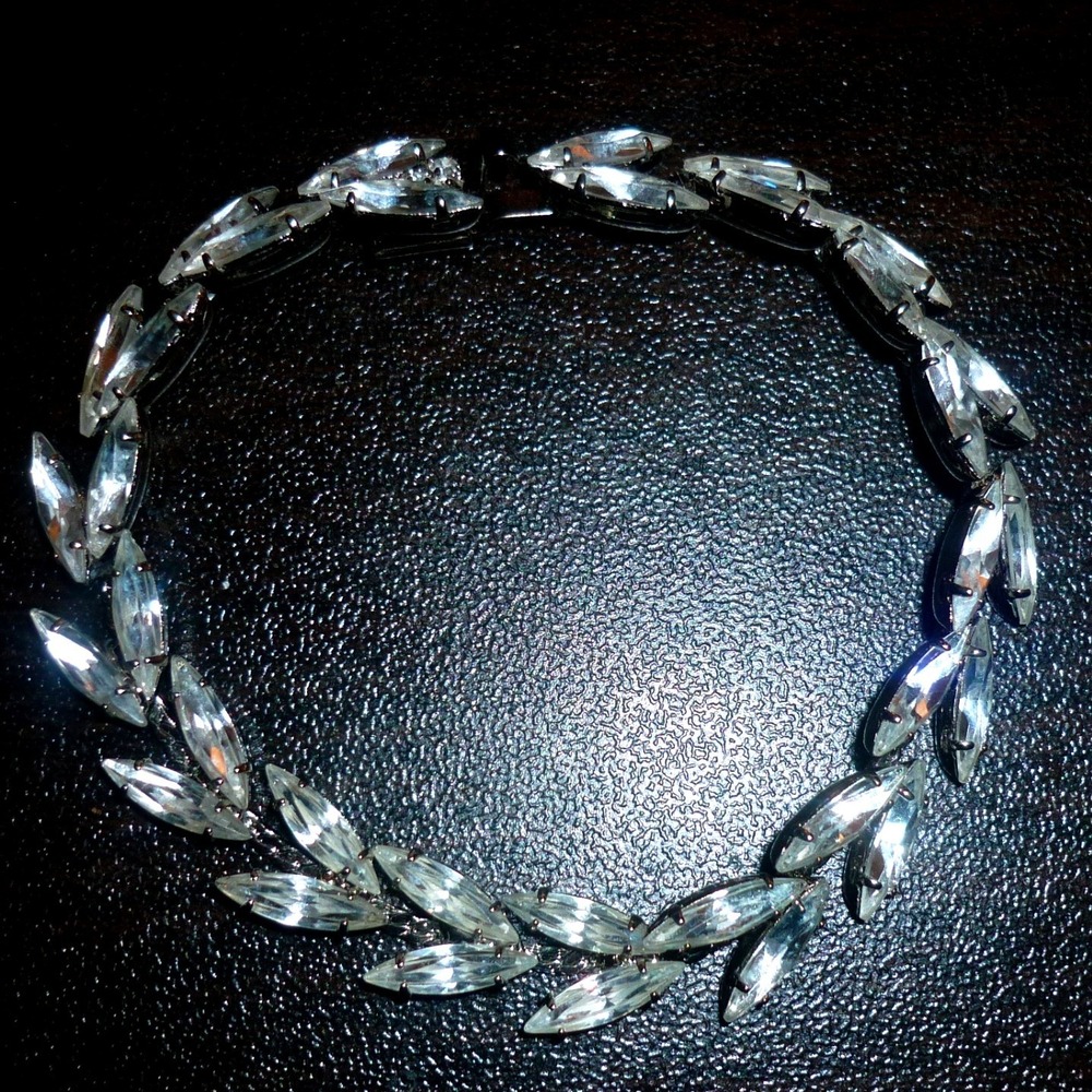 Vintage NOS Silver Tone Marquise Cut Crystal Rhinestone Leaf‎ Link Bracelet